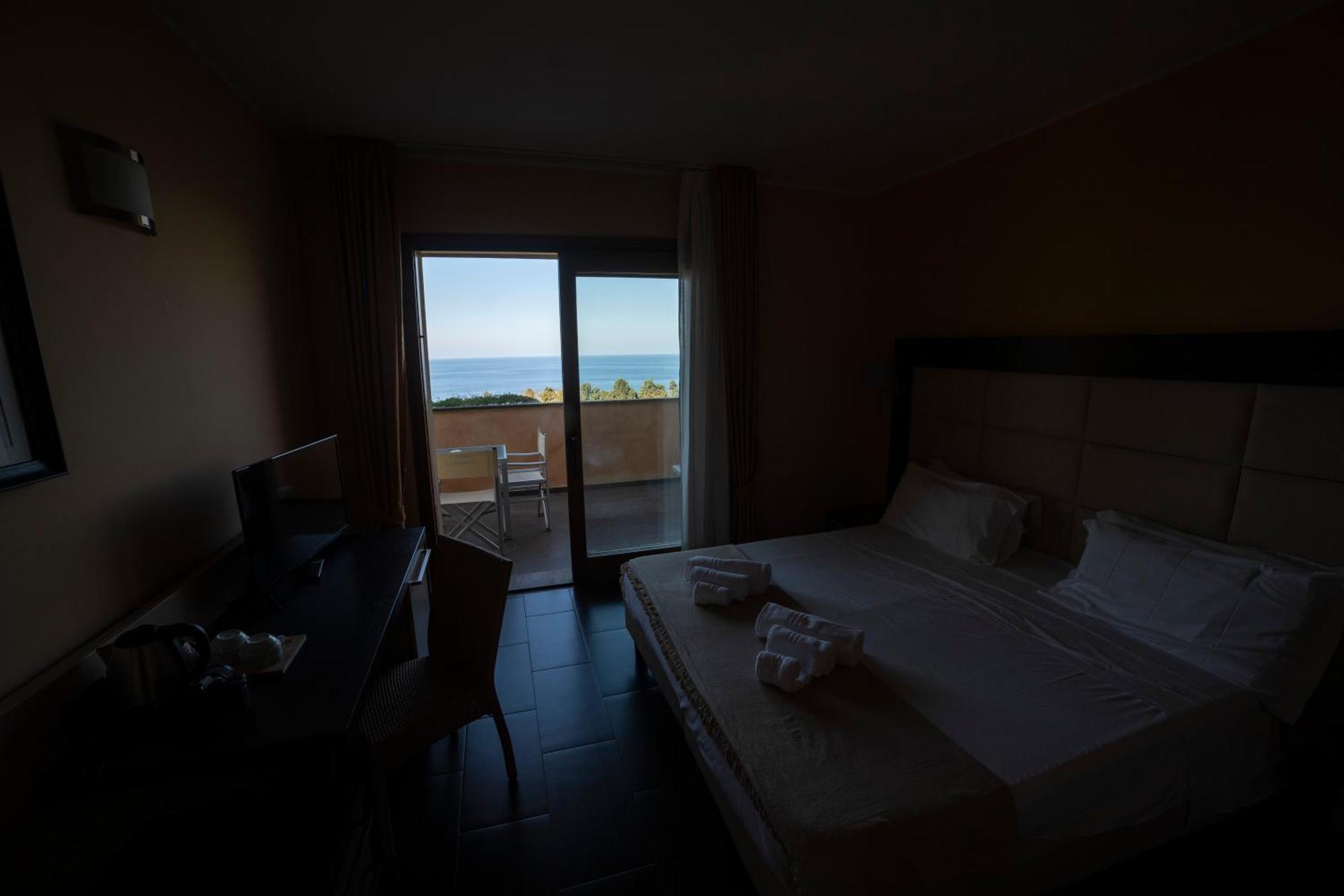 Unico Cannamele Escape Tropea By Life Resorts Паргелия Экстерьер фото